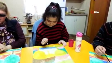 Burhaniye’de engelli gençler kurslarda beceri sahibi oldu