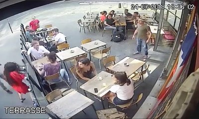 Cette femme se frappe au visage par un harceleur dans la rue à Paris