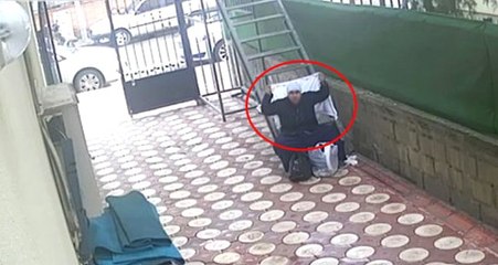 Kadın Kılığına Girip Dilenen Şahıs, Kameralara Yakalandı