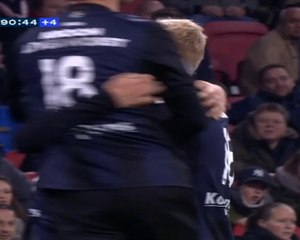 لقطة: الدوري الهولندي: بييري يُهدي هيرنفين تعادُلًا ملحميًا في معقل أياكس