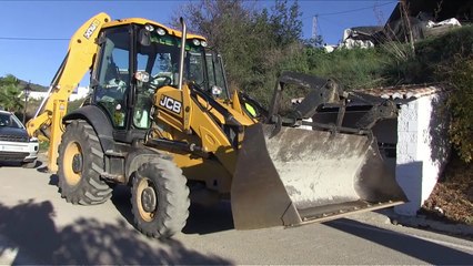Dificultades para rescatar a niño atrapado en un pozo en España