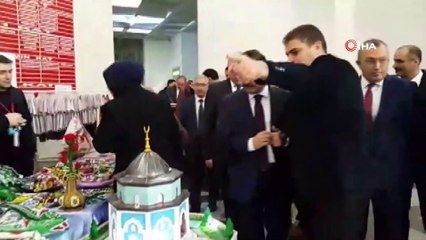 Başsavcı tezgahın başına geçip satış yaptı