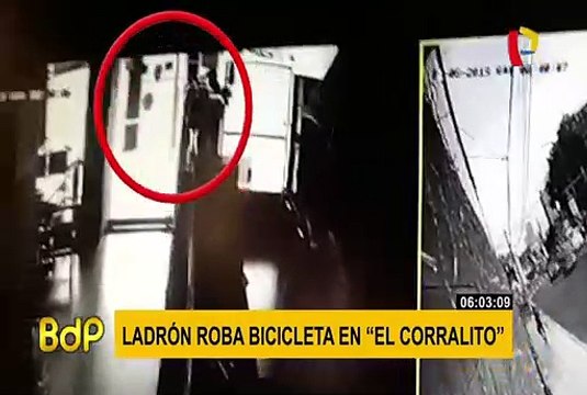Sujeto roba bicicleta en puerta de conocida pollería en Pueblo Libre