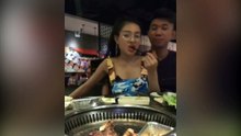 Lương Bằng Quang và Ngân Mona livestream lố lăng