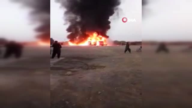 Pakistan'da Otobüs ve Petrol Tankeri Çarpıştı: 17 Ölü