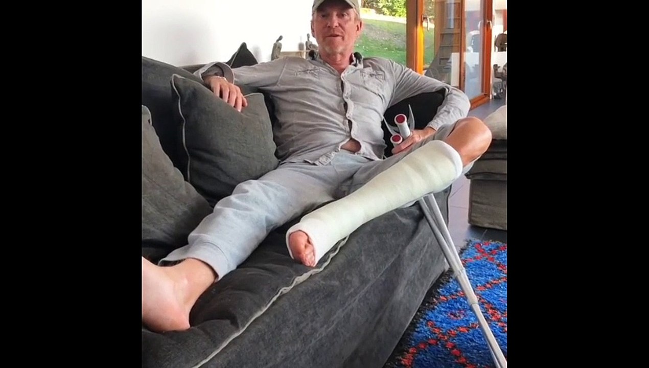 Denis Brogniart annonce dans une vidéo qu'il vient d'être opéré et explique pourquoi il va être immobilisé 5 semaines