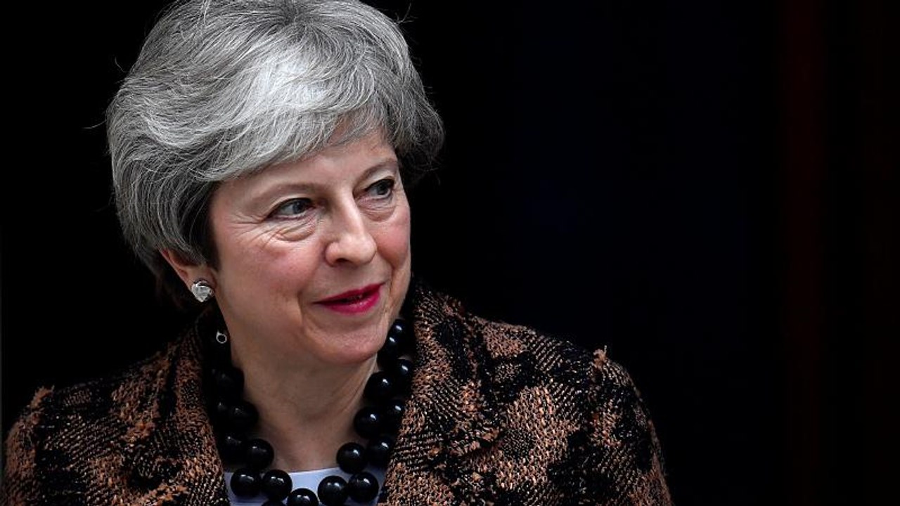 Τερέζα Μέι: «Παλεύω για το Brexit - Όχι σε νέο...