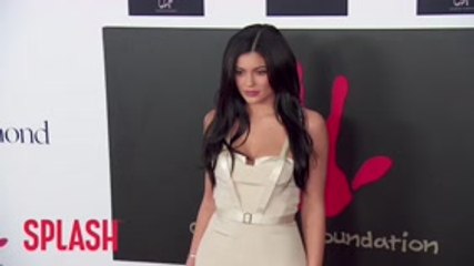 Kylie Jenner Invites Biebers On Holiday