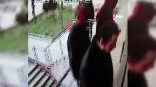 ATM’de çaldığı parayla lokantada yakalandı