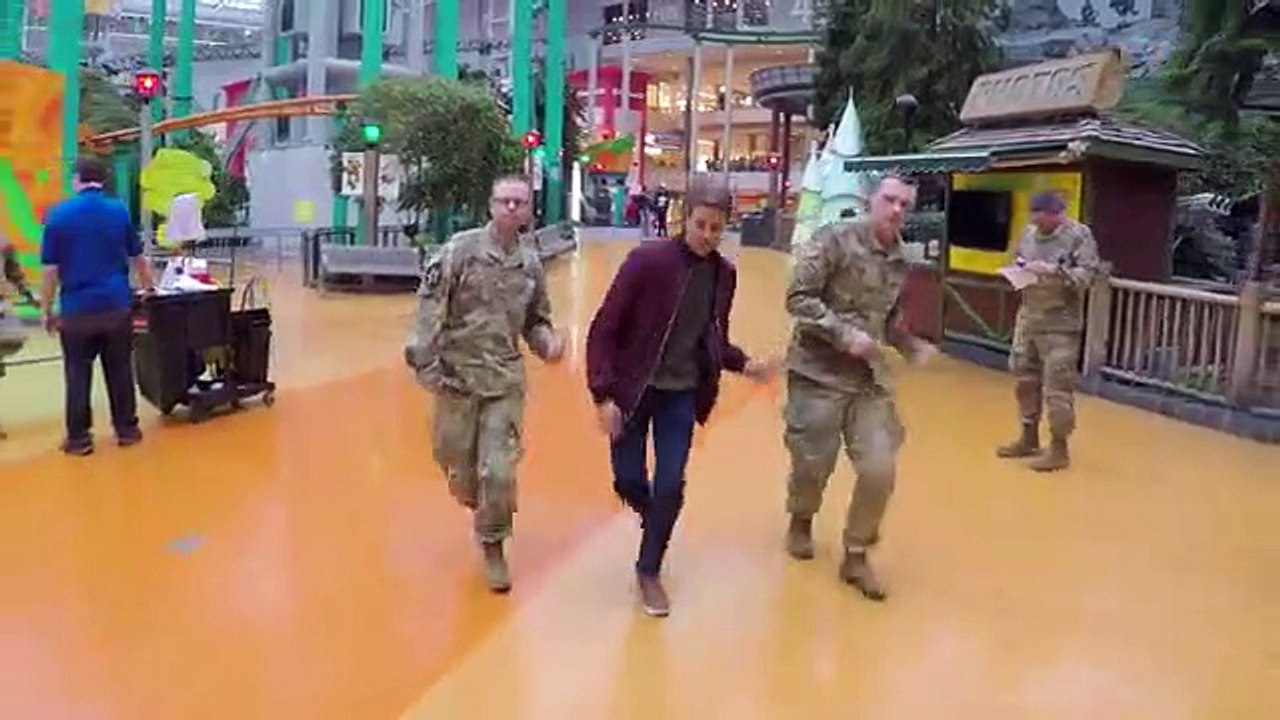 Le Youtubeur Matt Bray fait danser 1000 personnes du monde entier