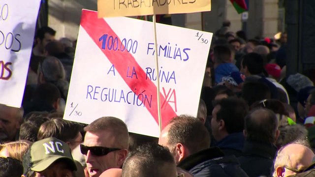 Los taxistas de Madrid y Barcelona viven una huelga histórica