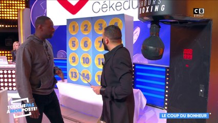 Session punching-ball pour Omar Sy !