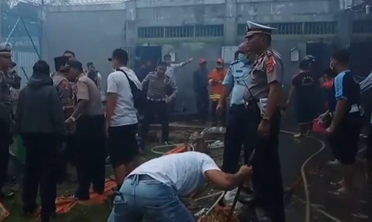 Kebakaran di LP Biaro Sumbar Padam, 74 Napi Dievakuasi