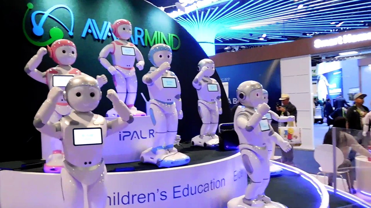 AvatarMind Dancing Robots CES 2019