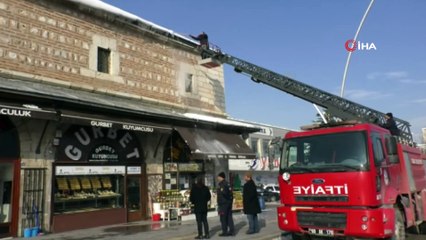 İtfaiye ekiplerinin 'buz sarkıtı' mesaisi