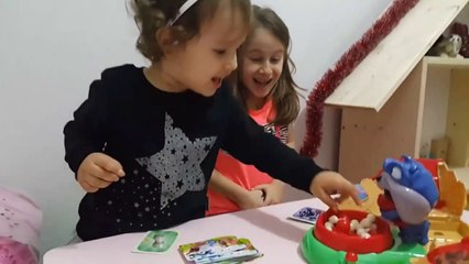 Uykucu Max | Max in Oyuncaklarini Almak Cesaret İster | Masa Oyunlari |  Funy Kid Videos