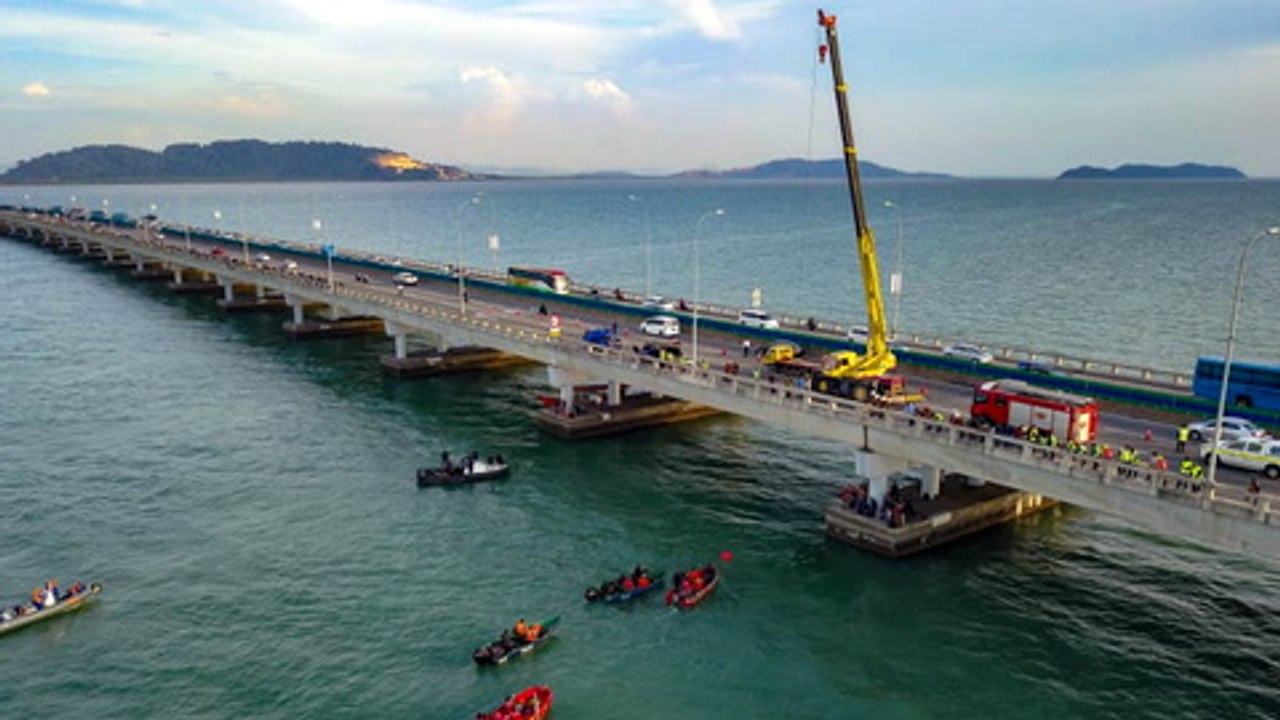 Undercurrents prevent attempt to retrieve SUV from sea