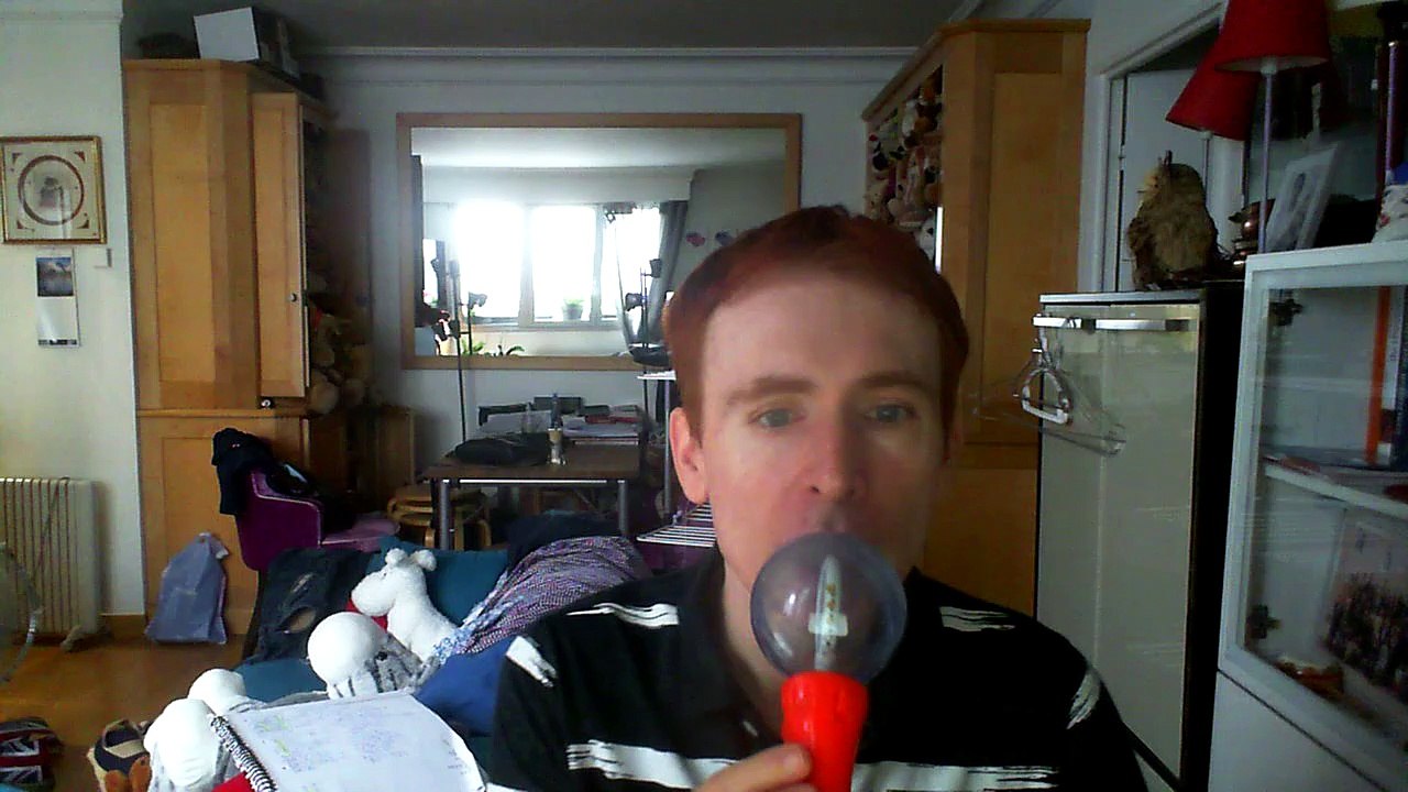 Wiwi égratigne "hit the coast" de Tone Loc