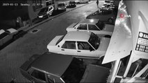 Otomobile levyeyle saldırı güvenlik kamerasında