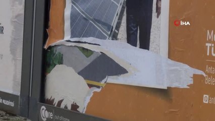 Başkan Türel'in Afişlerine Çirkin Saldırı