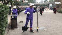لن تصدقوا هذه الطريقة المبتكرة لتنظيف الشوارع !!!