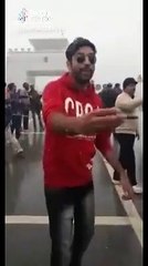 Boy Express His Feeling And Love For Pak Army With Song