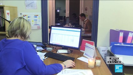 Baisse des dons aux associations : pourquoi les Français sont-ils moins généreux ?