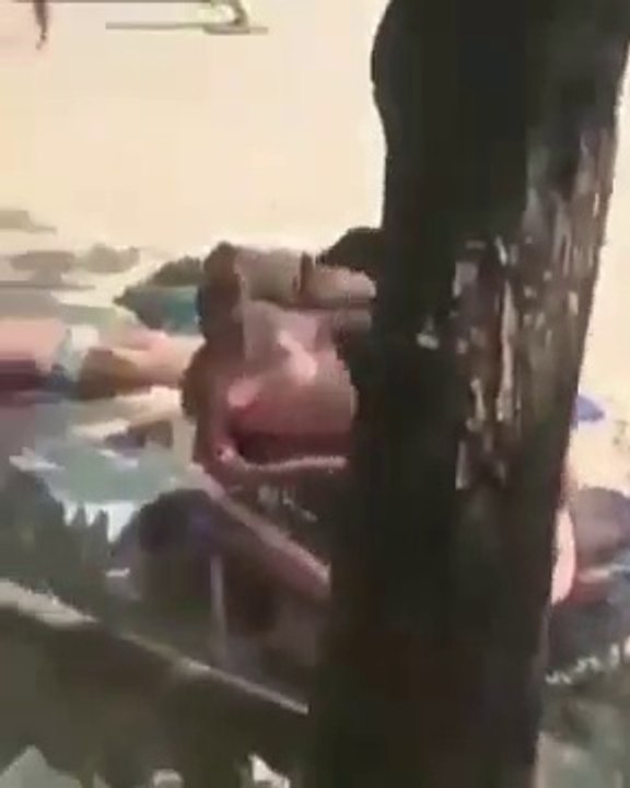 La drôle de surprise pour cette femme qui se bronze à la plage !