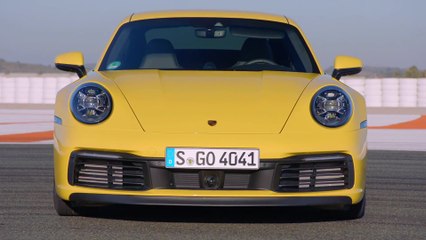 Porsche 911 Carrera 4S Design in Racing Yellow