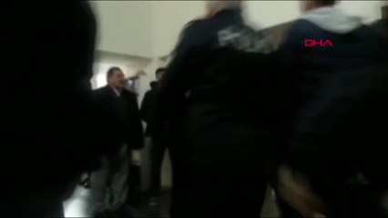 Bursa Adliyedeki Kavgayı Polis, Biber Gazı Sıkarak Ayırabildi