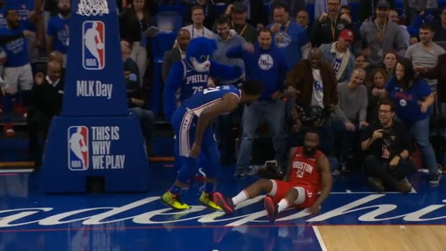 لقطة: ان بي آي: تصدّي إمبيد الهائل يحرم هاردن وروكتس سلّة مؤكّدة