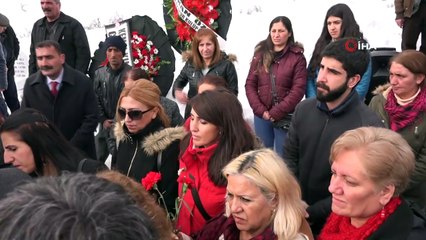 Kamer Genç, ölümünün 3. yılında mezarı başında anıldı