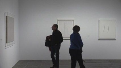 Los "Cortes" del argentino Lucio Fontana conquistan el Met de Nueva York