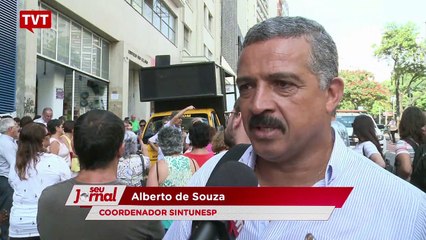 "Sem 13º salário, sem ano letivo", gritam servidores da UNESP