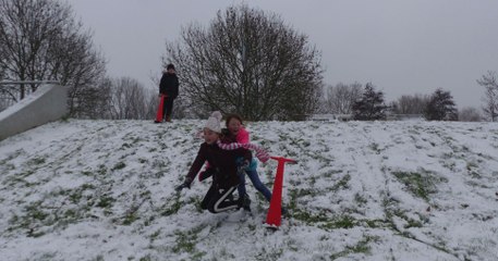 Sneeuwpret in Spijkenisse - rondom Paus Johannes school / 2019