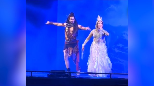 Hema Malini performs at Pravasi Bhartiya Divas in Varanasi