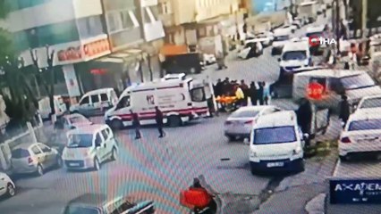 Beylikdüzü’nde motosiklet ile otomobil kafa kafaya böyle çarpıştı