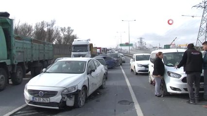 Sultangazi'de Kaza Üstüne Kaza: Kilometrelerce Araç Kuyruğu Oluştu