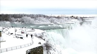 Kulden har frosset Niagarafallene