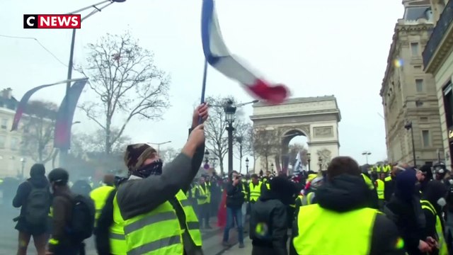 Lanceur de balle de défense : Christophe Castaner veut des caméras piéton pour les policiers