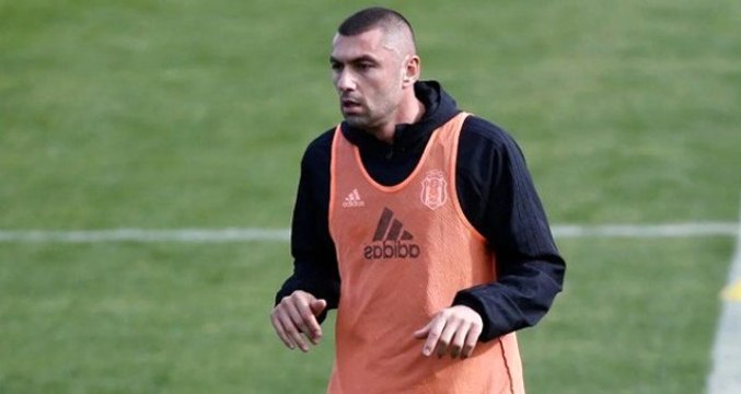 Burak Yılmaz, 12 Yıl Sonra Beşiktaş Forması ile Taraftarın Önüne Çıkacak