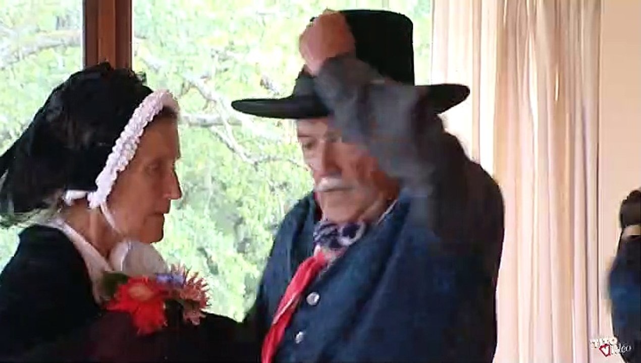 Les Fiancés d' Auvergne par le groupe folklorique " la bourrée du CARLADES "