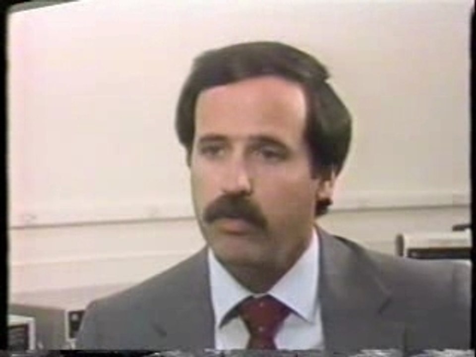 Headline News - on Betamax vs. VHS vs. 8 MM Video 1980s