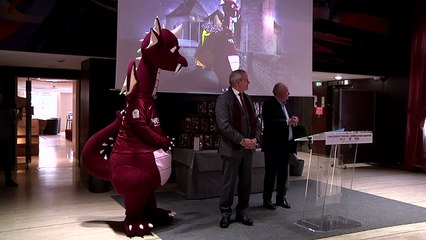 Grayou offre ses peluches aux nouveaux-nés !
