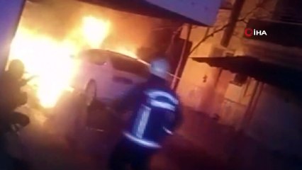 Otomobillerin kundaklanma anı güvenlik kamerasında