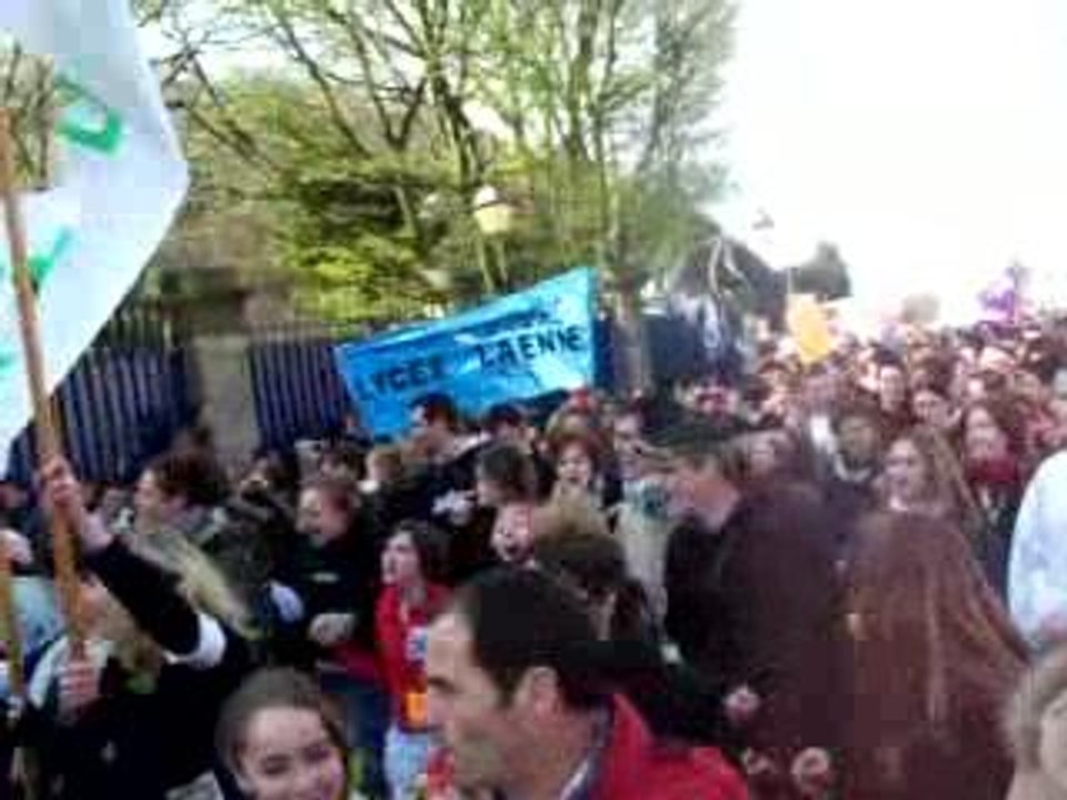 Début de la manif 04/04/06 à Quimper