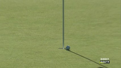 Farmers Insurance Open : Tiger Woods fait le show avec un sublime chip !