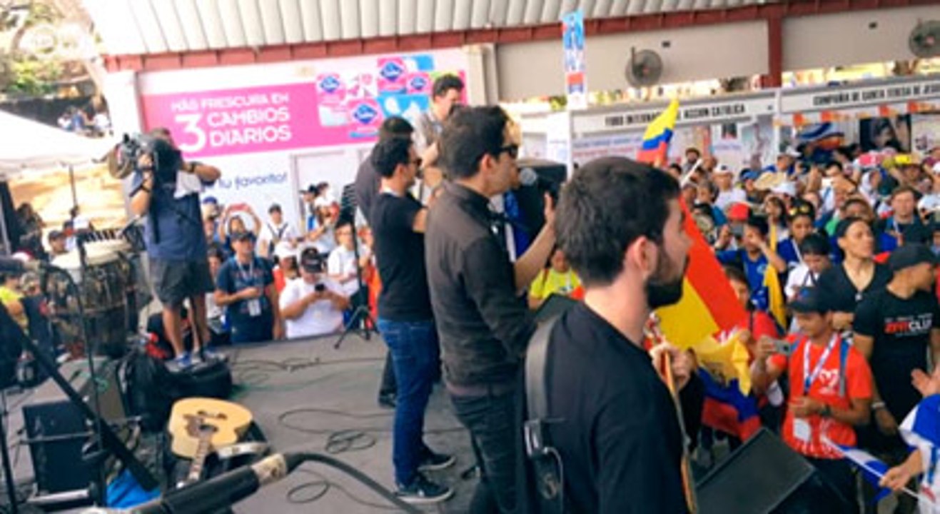Bunlar da "Rockçı Rahipler"