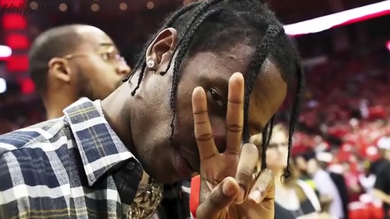 Why is Selena Gomez Covered In Blood In New Post?! Kardashians TIRED Of Khloe Being THIRSTY! | DR