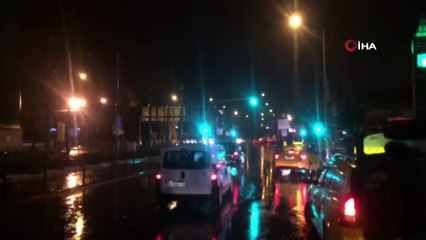 İzmir’de 4.4 büyüklüğünde deprem meydana geldi